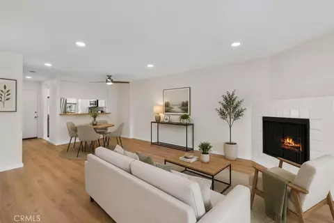 Living - 445 W 6th, Long Beach, CA 90802 photo 1 of 5
