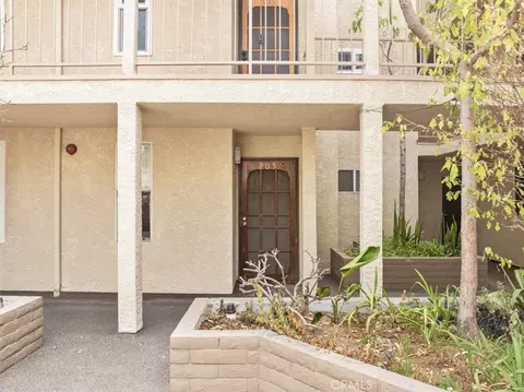 Exterior - 445 W 6th, Long Beach, CA 90802 photo 6 of 8