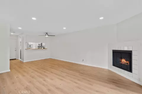 Living - 445 W 6th, Long Beach, CA 90802 photo 2 of 5