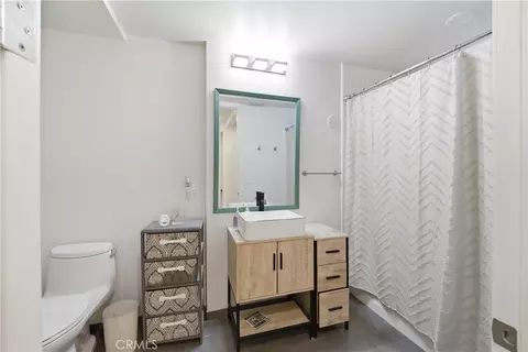 Bath - 433 Pine Ave #201, Long Beach, CA 90802 photo 1 of 2