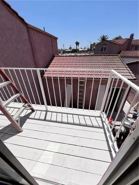 Exterior - 171 Racquet Club Dr, Compton, CA 90220 photo 3 of 3