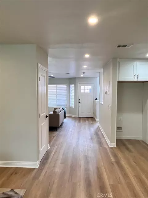 Entry Way - 171 Racquet Club Dr, Compton, CA 90220 photo 2 of 3