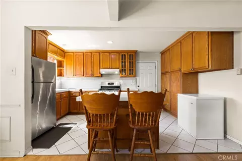 Kitchen - 2725 Adriatic Ave, Long Beach, CA 90810 photo 1 of 2