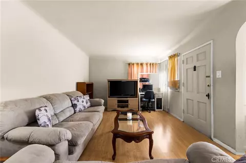 Living - 2725 Adriatic Ave, Long Beach, CA 90810 photo 2 of 2