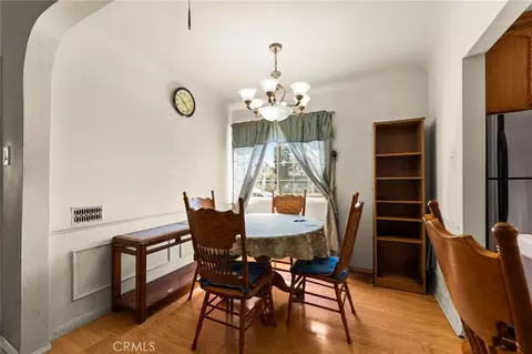 Dining - 2725 Adriatic Ave, Long Beach, CA 90810 photo 2 of 2