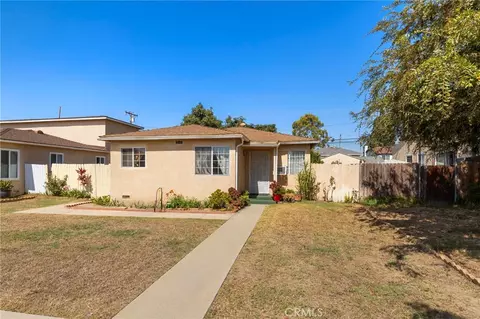 Exterior - 2725 Adriatic Ave, Long Beach, CA 90810 photo 2 of 13