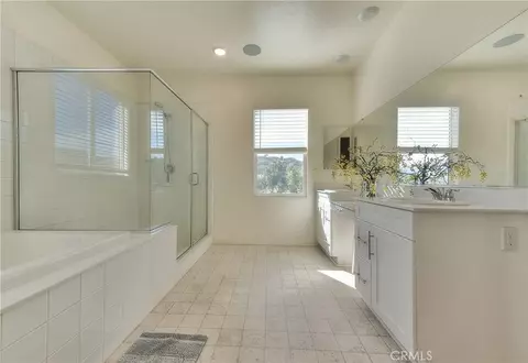 Bath - 24655 Acadia, Corona, CA 92883 photo 2 of 2