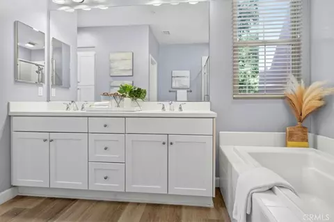 Bath - 268 Overbrook, Irvine, CA 92620 photo 3 of 4