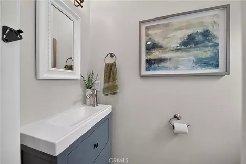 Bath - 3574 Cortner Ave, Long Beach, CA 90808 photo 2 of 3