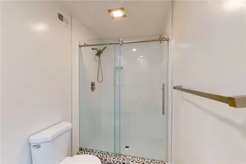Bath - 860 Mandalay Beach Rd, Oxnard, CA 93035 photo 2 of 7