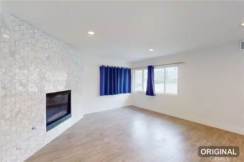Living - 860 Mandalay Beach Rd, Oxnard, CA 93035 photo 2 of 12