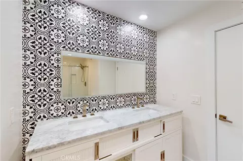 Bath - 860 Mandalay Beach Rd, Oxnard, CA 93035 photo 1 of 7