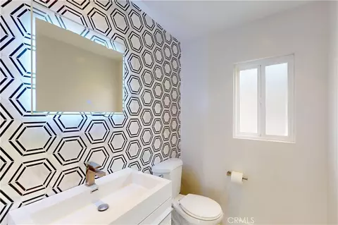 Bath - 860 Mandalay Beach Rd, Oxnard, CA 93035 photo 3 of 7