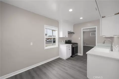 Entry Way - 5572 Saint Ann Ave, Cypress, CA 90630 photo 2 of 7