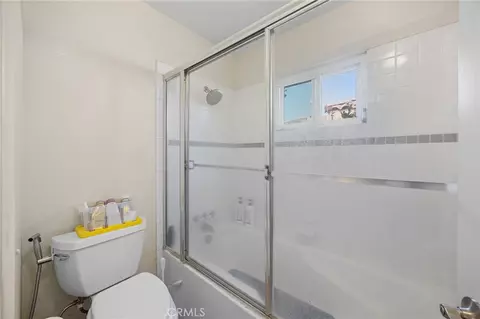 Bath - 538 E 222nd, Carson, CA 90745 photo 5 of 5