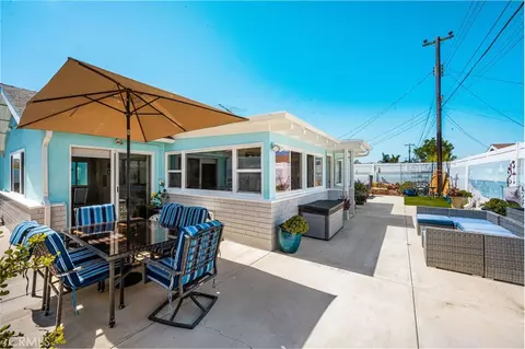 15732 Swan Ln, Huntington Beach, CA 92649
