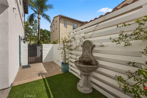 Exterior - 16 Kempton Ln, Ladera Ranch, CA 92694 photo 7 of 9