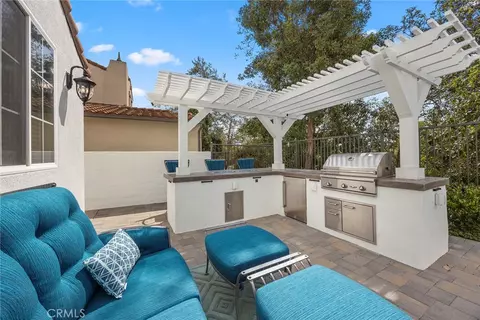 Exterior - 16 Kempton Ln, Ladera Ranch, CA 92694 photo 9 of 12