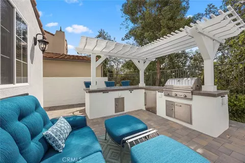 Exterior - 16 Kempton Ln, Ladera Ranch, CA 92694 photo 6 of 9