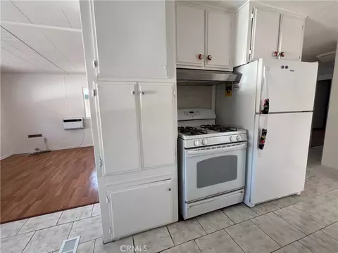 3929 W 5 Th St #4, Santa Ana, CA 92703