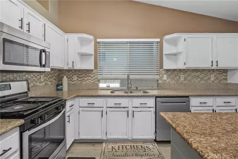 2916 Hampton, Hemet, CA 92545 photo 13