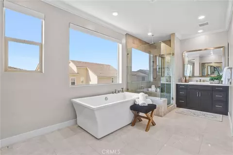 Bath - 58 Sagan Way, Irvine, CA 92618 photo 2 of 5