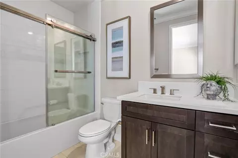 Bath - 58 Sagan Way, Irvine, CA 92618 photo 5 of 5
