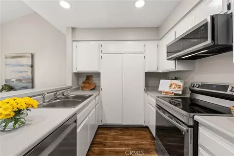 Kitchen - 512 Butte Ct, Brea, CA 92821 photo 3 of 4