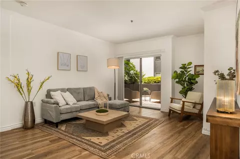 Living - 838 Pine Ave #113, Long Beach, CA 90813 photo 4 of 5