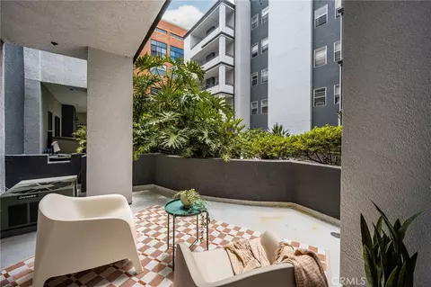 Exterior - 838 Pine Ave #113, Long Beach, CA 90813 photo 1 of 2