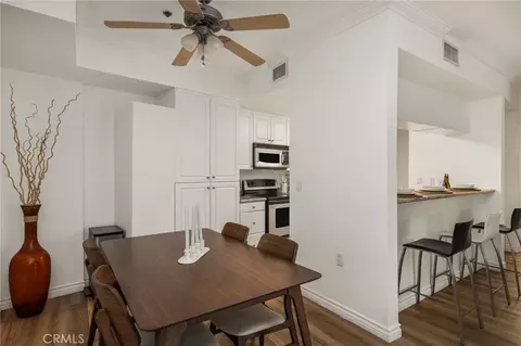 Dining - 838 Pine Ave #113, Long Beach, CA 90813 photo 3 of 3