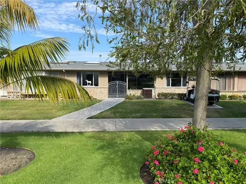 1701 Tam Oshanter Rd M12-11d, Seal Beach, CA 90740
