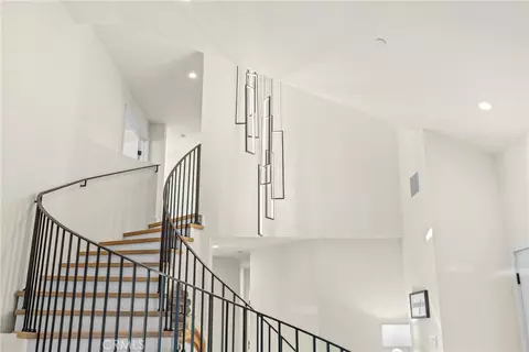 Entry Way - 4807 Cinco Vw, Whittier, CA 90601 photo 1 of 7