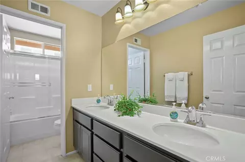 Bath - 1372 Haddington Dr, Riverside, CA 92507 photo 2 of 2