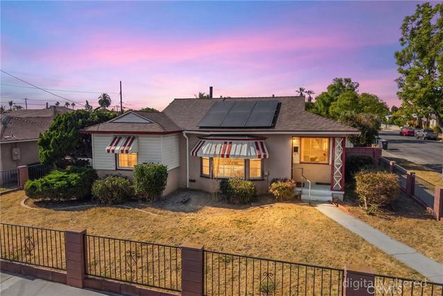 1517 W Borchard Ave, Santa Ana, CA 92704