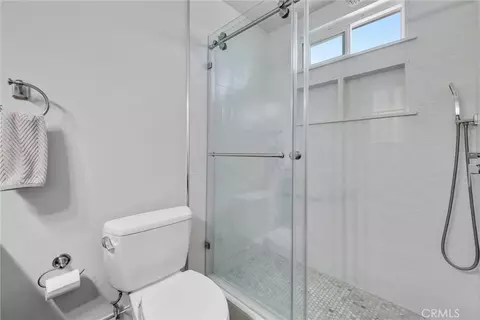 Bath - 745 E Barkley Ave, Orange, CA 92867 photo 4 of 4