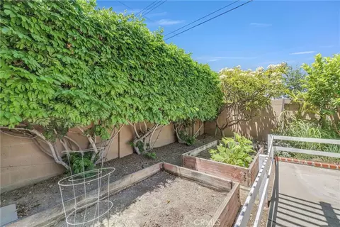 Exterior - 745 E Barkley Ave, Orange, CA 92867 photo 7 of 8