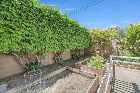 Exterior - 745 E Barkley Ave, Orange, CA 92867 photo 7 of 8