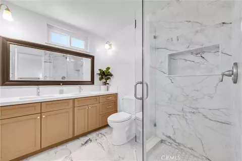 Bath - 745 E Barkley Ave, Orange, CA 92867 photo 2 of 4
