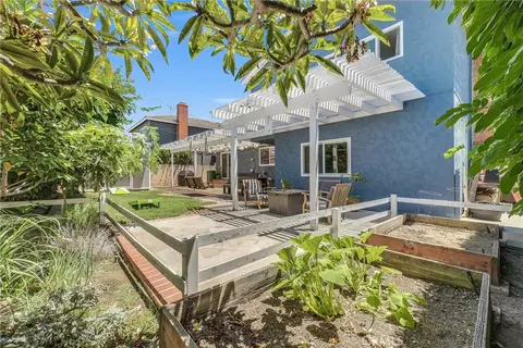 Exterior - 745 E Barkley Ave, Orange, CA 92867 photo 6 of 8