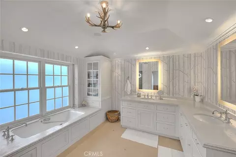 Bath - 5590 E The Toledo, Long Beach, CA 90803 photo 3 of 9