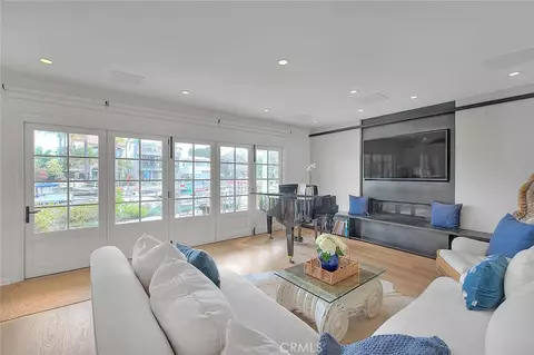 Living - 5590 E The Toledo, Long Beach, CA 90803 photo 1 of 5