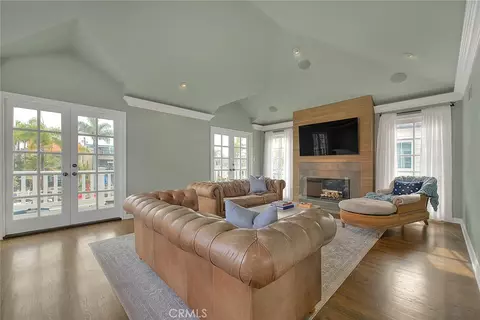 Living - 5590 E The Toledo, Long Beach, CA 90803 photo 3 of 5