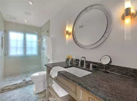 Bath - 5590 E The Toledo, Long Beach, CA 90803 photo 8 of 9