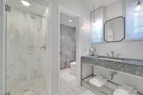 Bath - 5590 E The Toledo, Long Beach, CA 90803 photo 2 of 9