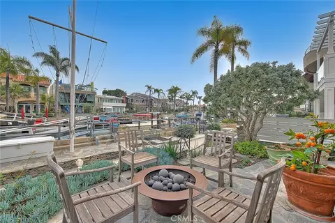Exterior - 5590 E The Toledo, Long Beach, CA 90803 photo 6 of 16