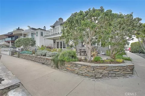 Exterior - 5590 E The Toledo, Long Beach, CA 90803 photo 7 of 16