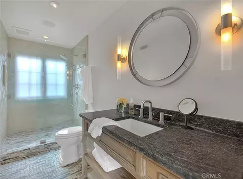Bath - 5590 E The Toledo, Long Beach, CA 90803 photo 8 of 9