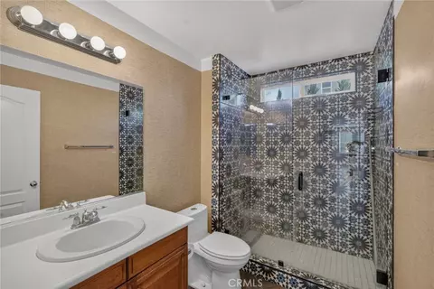 Bath - 45084 Vine Clf, Temecula, CA 92592 photo 1 of 1