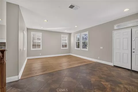 Living - 45084 Vine Clf, Temecula, CA 92592 photo 2 of 12